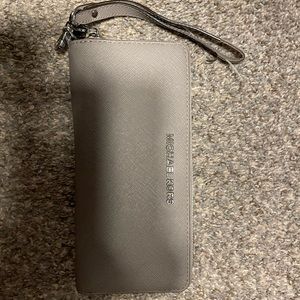 Michael Kors grey zippered wallet clutch wristlet